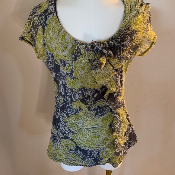 Apt. 9 Tops - Apt 9 women's sz L yellow & gray paisley short sleeve ruffle blouse